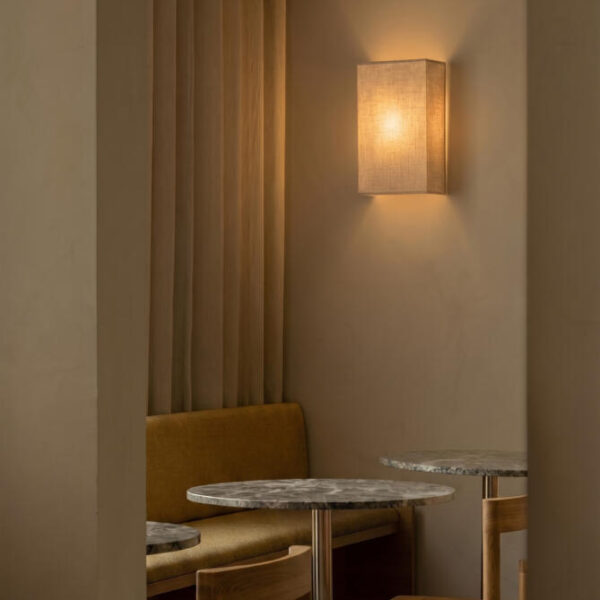 Aplics wall lamp